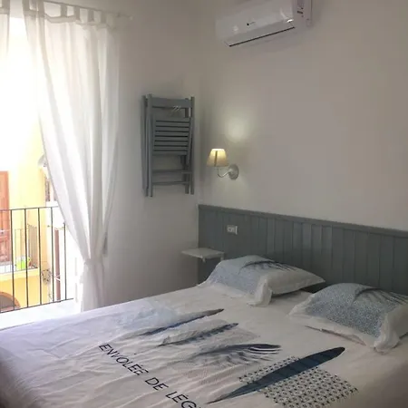 Couette-café Dafni E Naide 2*