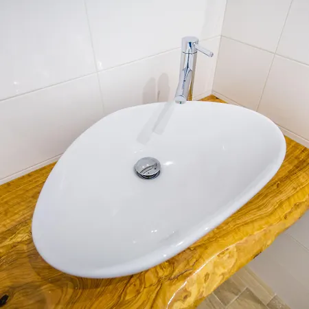 Alojamento de Acomodação e Pequeno-almoço Dafni E Naide