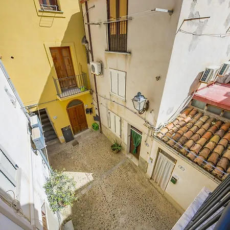 Alojamento de Acomodação e Pequeno-almoço Dafni E Naide Cefalù