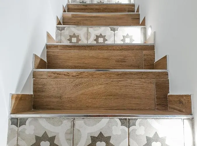 Dafni E Naide 4* チェファル