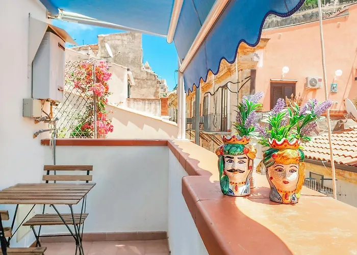 Dafni E Naide 4* Чефалу