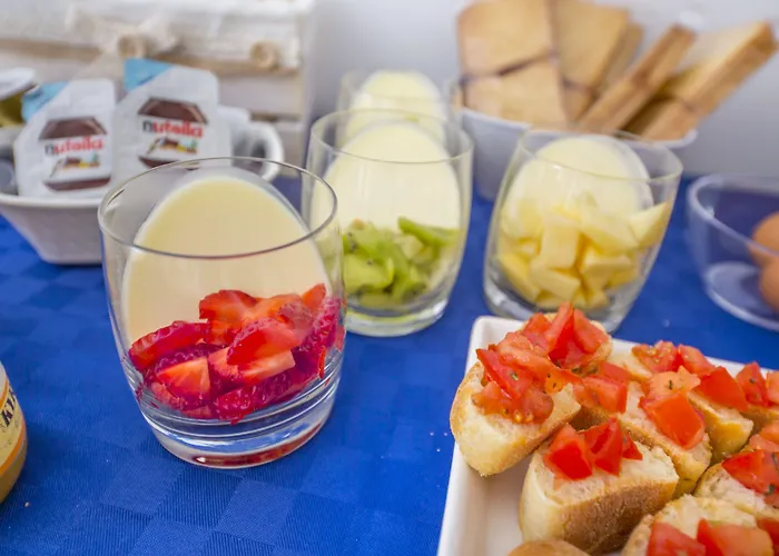 Dafni E Naide チェファル