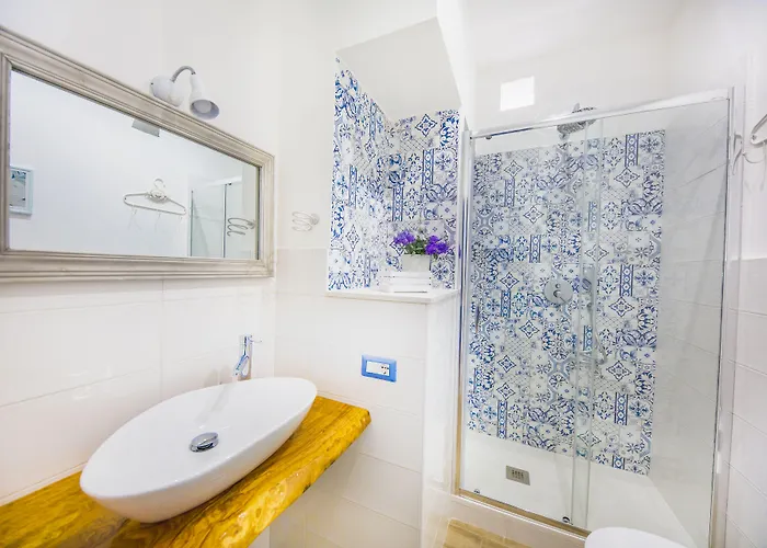 Dafni E Naide 4* チェファル