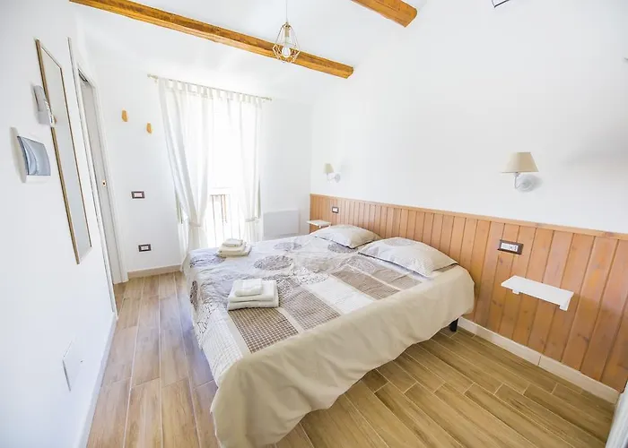 Dafni E Naide 4* チェファル