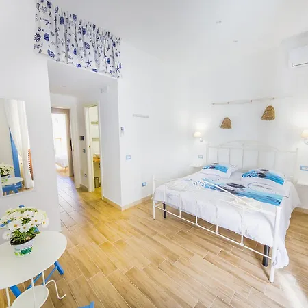 Dafni E Naide Bed & Breakfast 4*