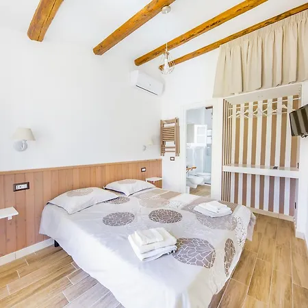 Bed & Breakfast Dafni E Naide Cefalù