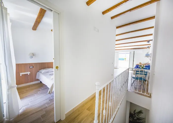 Dafni E Naide 住宿加早餐酒店 切法卢